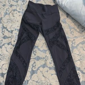 lululemon still mind tight